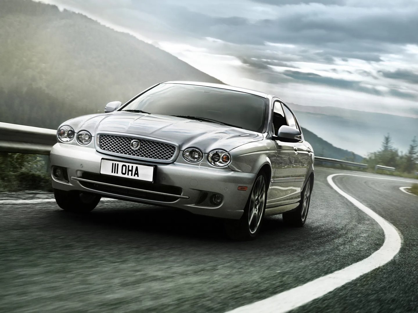 Jaguar_X-Type_1_generation_restyling__Sedan__3.jpg