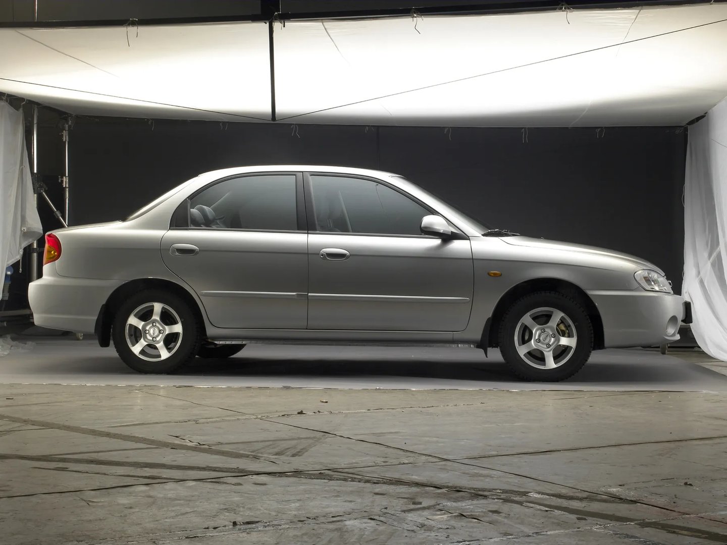 Kia_Spectra_1_generation_restyling_2__Sedan__4.jpg