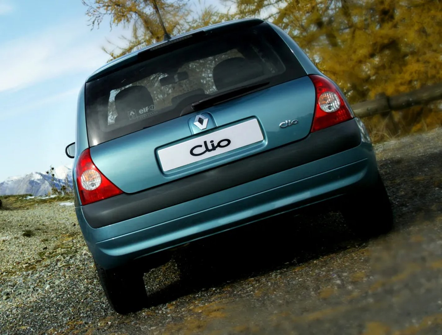 Renault_Clio_2_generation_restyling_2__Mini_3-doors__1.jpg