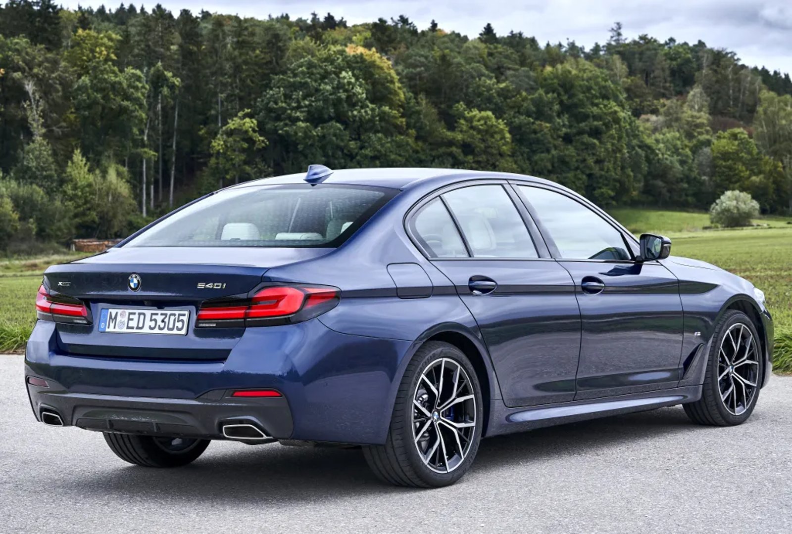 BMW_5_series_7_generation_restyling__Sedan__6.jpg