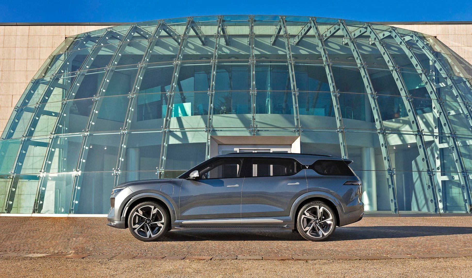 vinfast_VF9_1_generation__SUV_5-doors__14.jpg