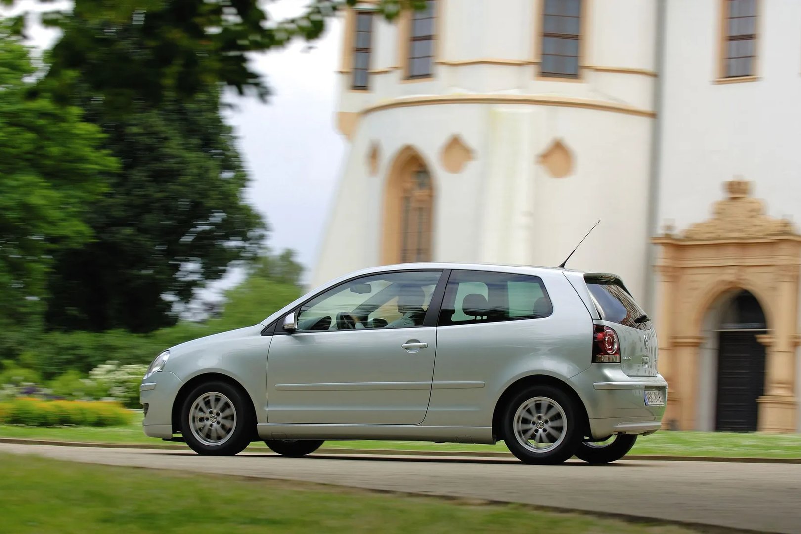 Volkswagen_Polo_4_generation_restyling__Mini_3-doors__12.jpg
