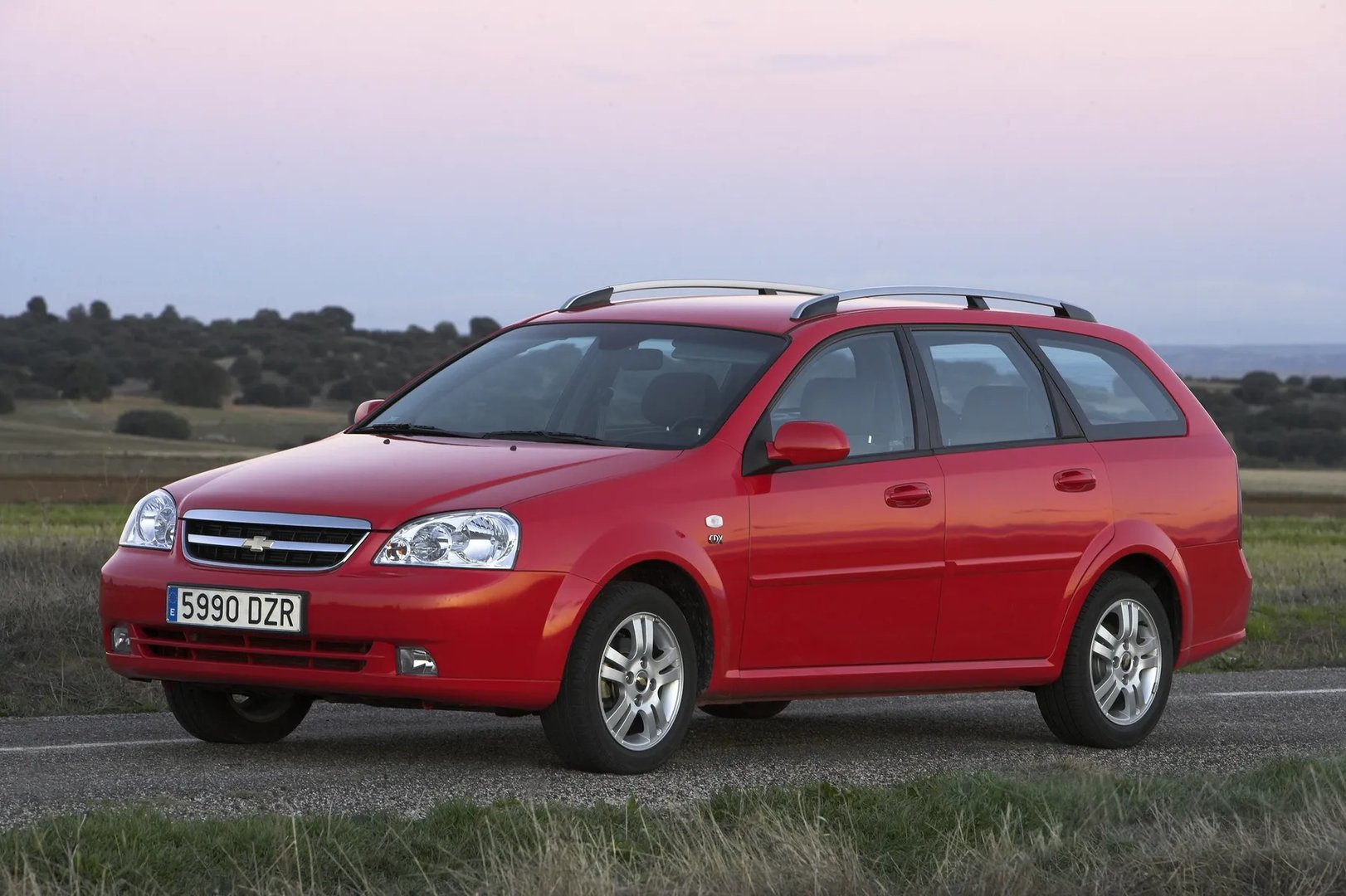 Chevrolet_Nubira_1_generation__Estate_5-door__4.jpg