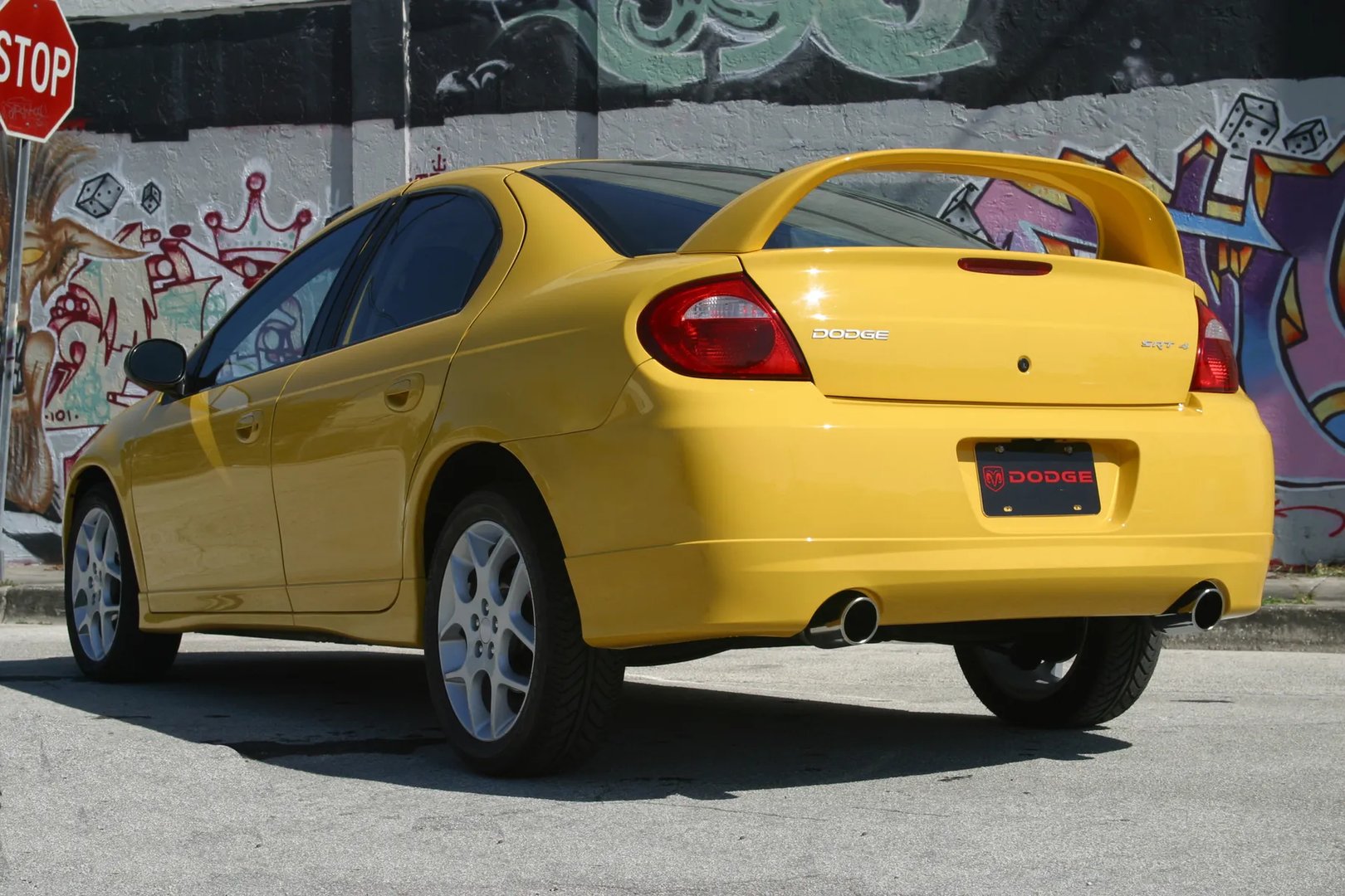 Dodge_Neon_2_generation__Sedan__5.jpg