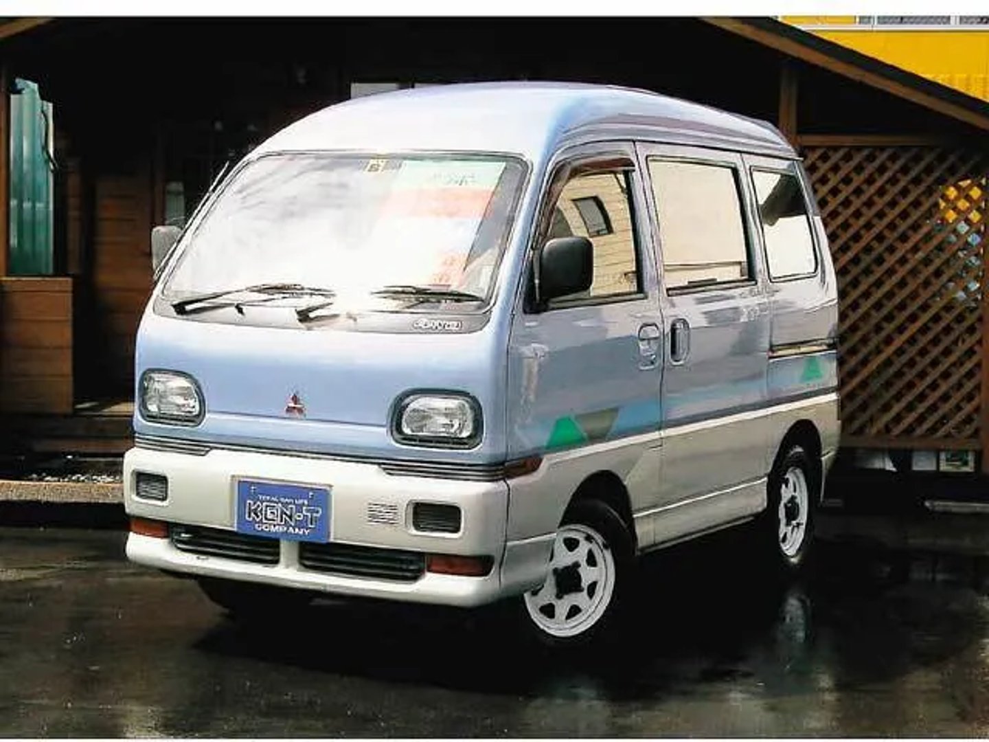 Mitsubishi_Bravo_1_generation__Microvan__7.jpg