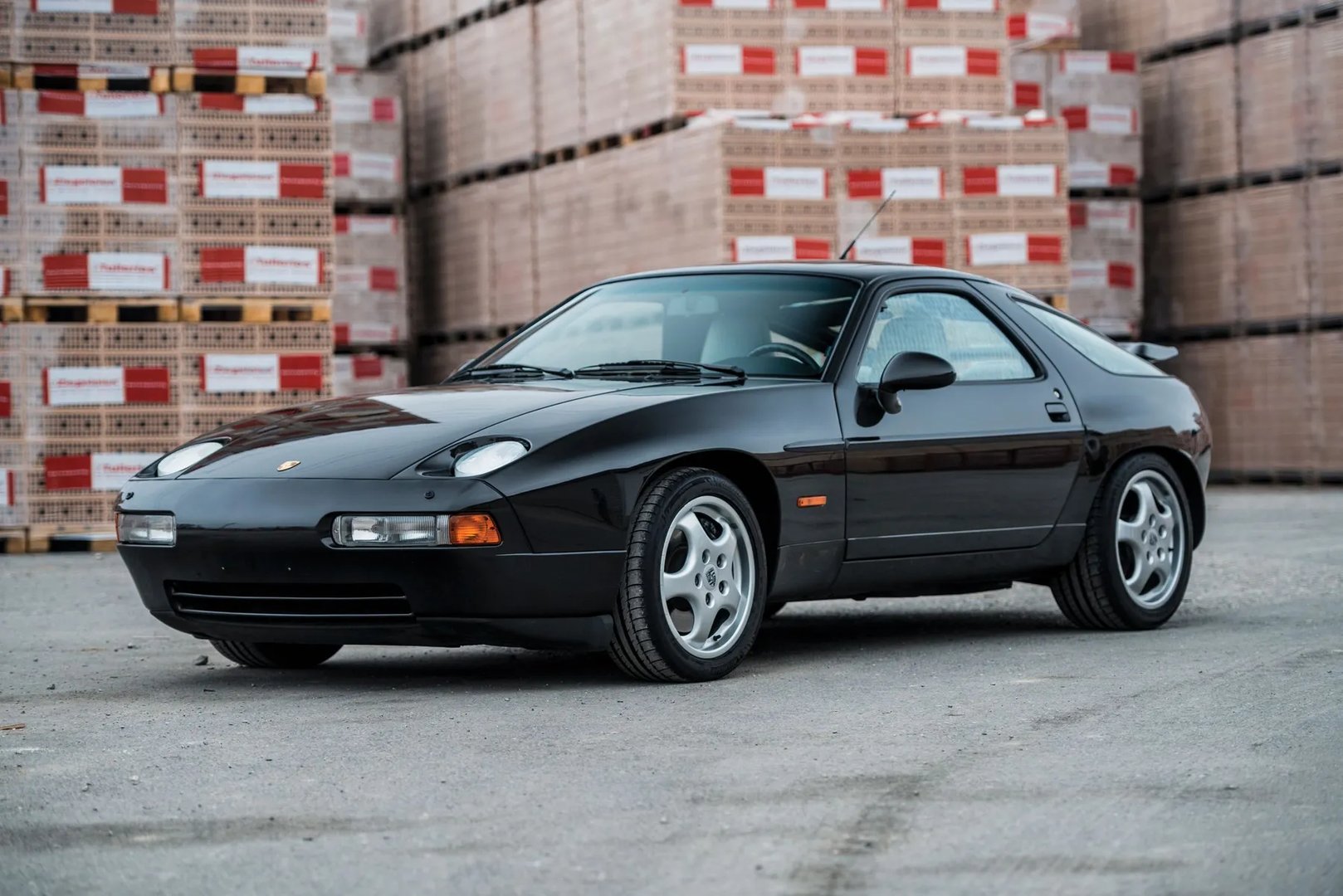 Porsche_928_1_generation__Coupe__1.jpg