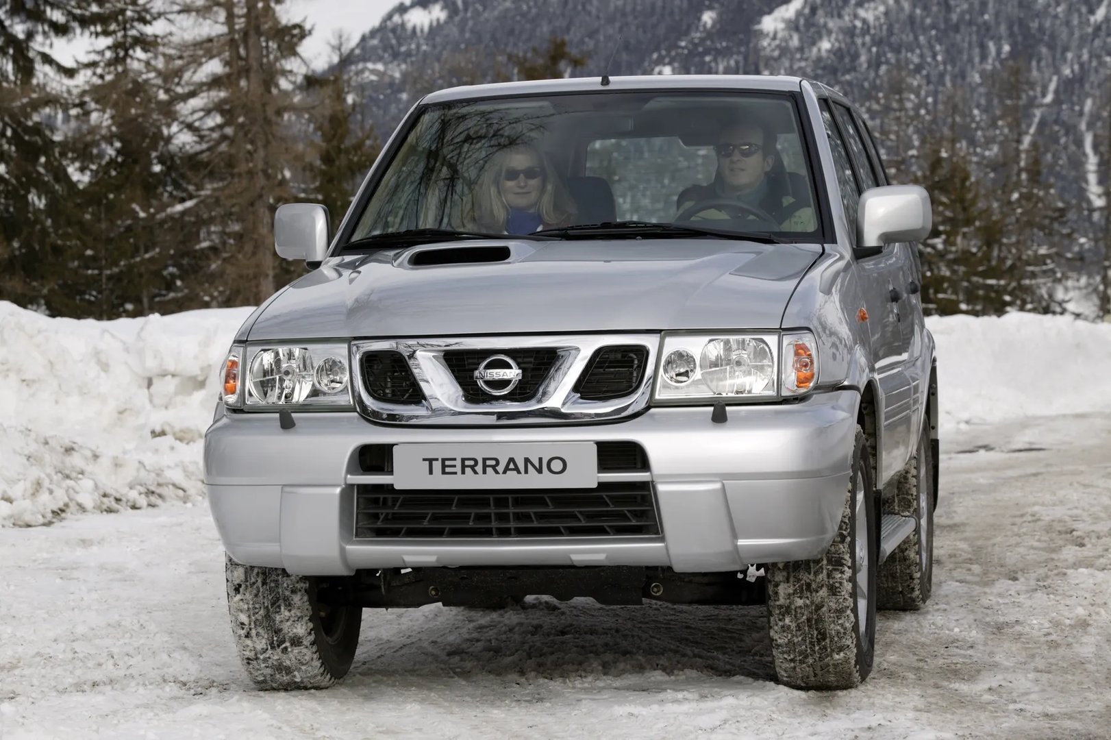 Nissan_Terrano_2_generation_restyling_2__SUV_5-doors__13.jpg