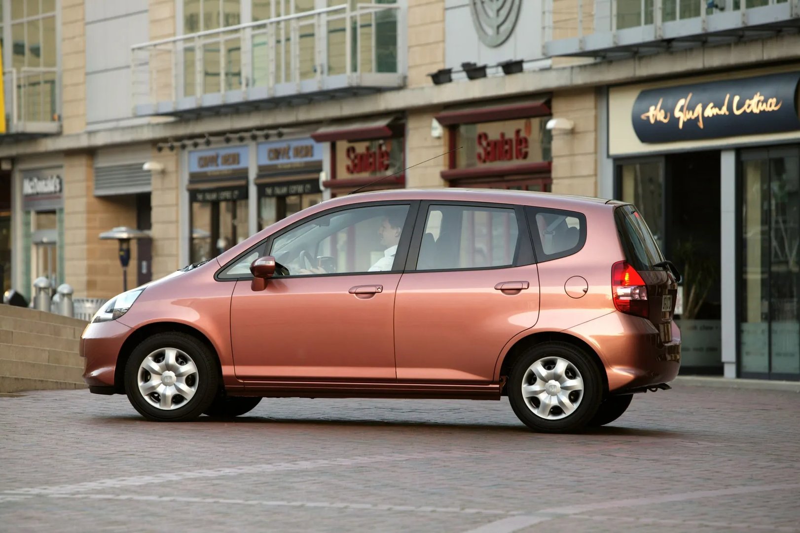 Honda_Jazz_1_generation_restyling__Mini_5-doors__1.jpg