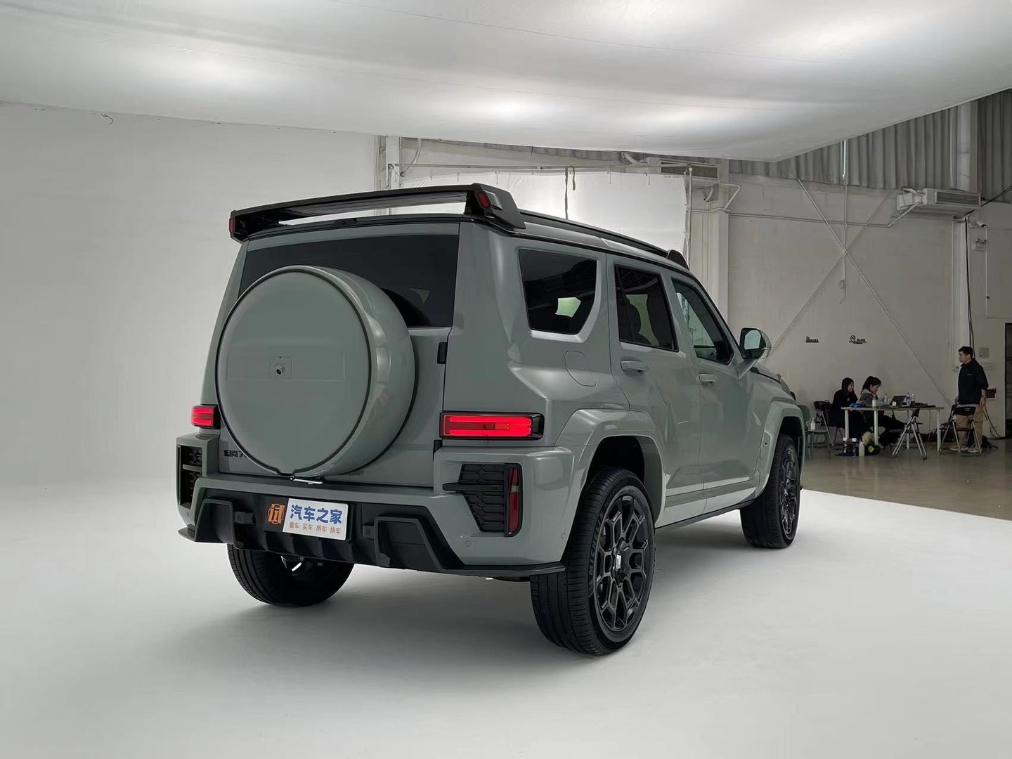 tank_700_1_generation__SUV_5-doors__13.jpg