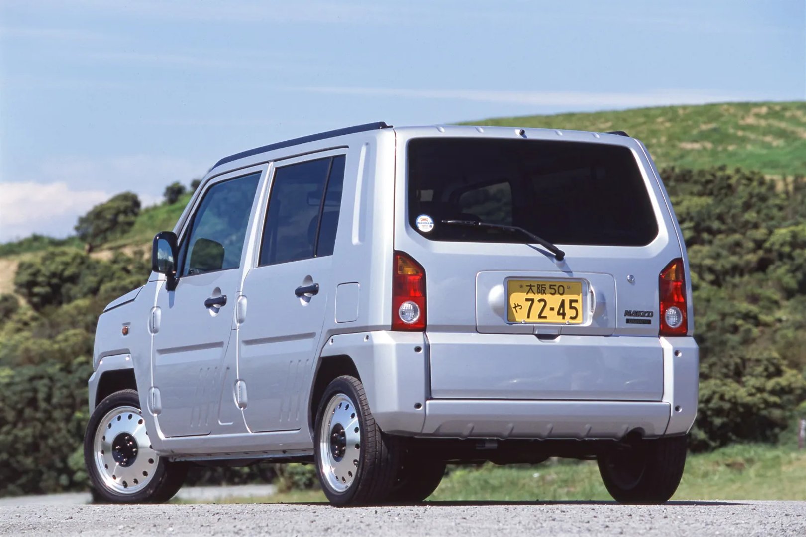 Daihatsu_Naked_1_generation__Microvan__1.jpg