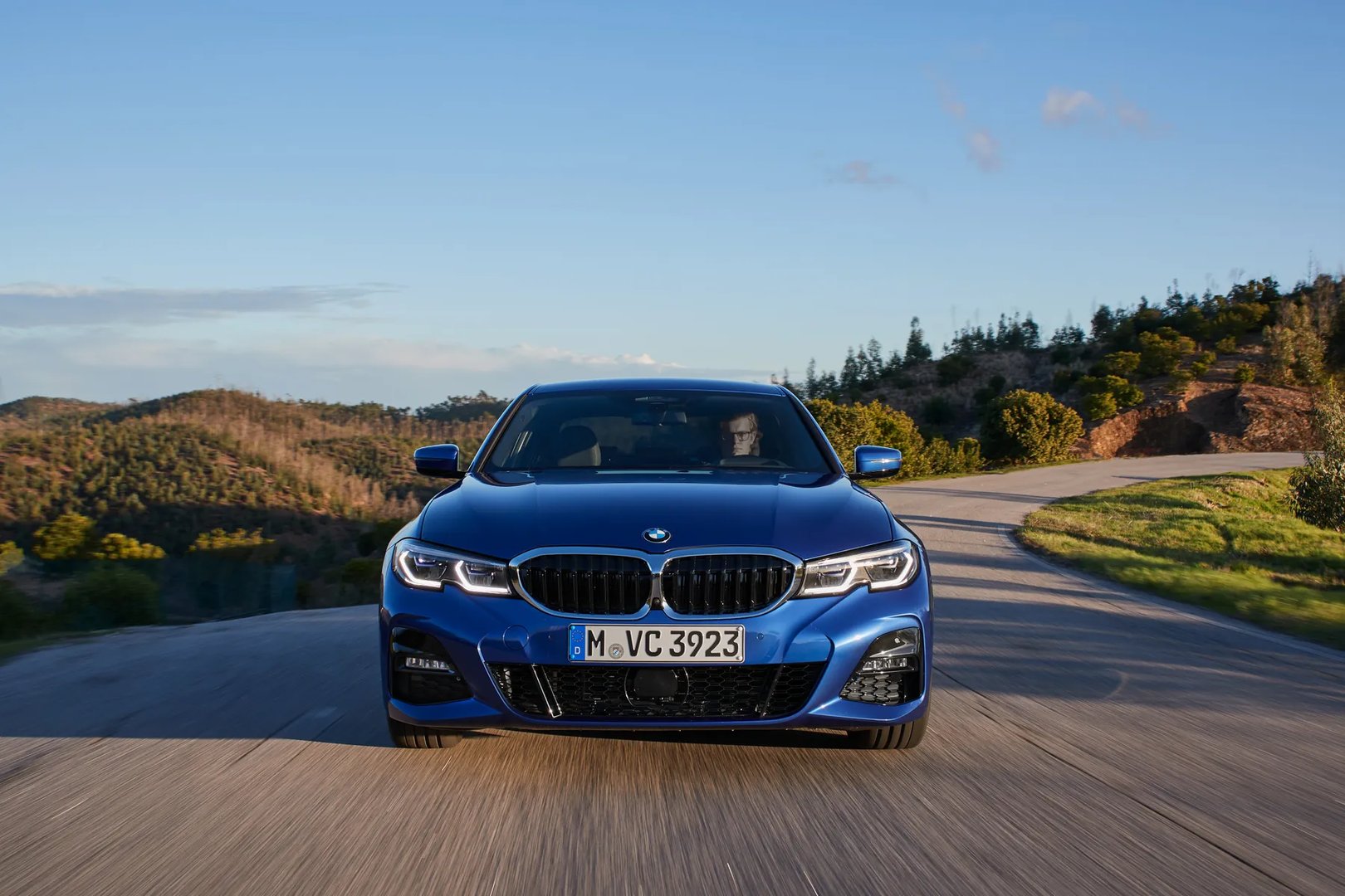 BMW_3_series_7_generation__Sedan__10.jpg
