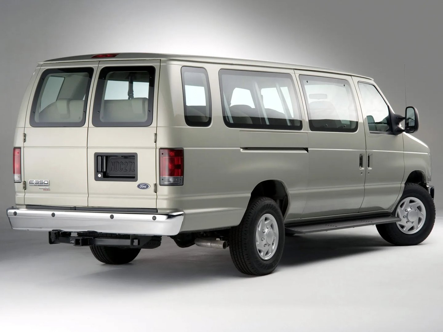 Ford_Econoline_4_generation_restyling_3__Minivan__1.jpg