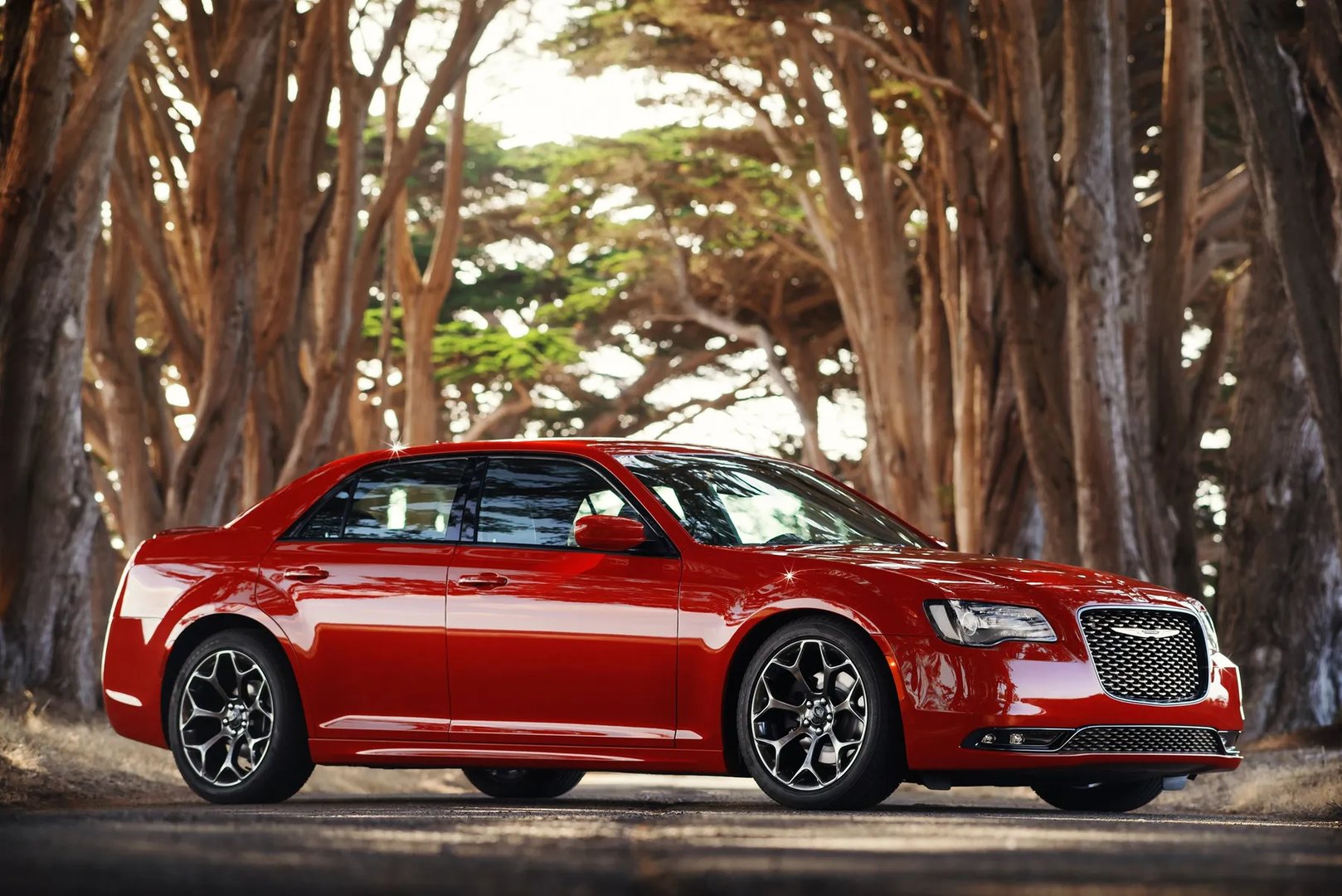 Chrysler_300C_2_generation_restyling__Sedan__13.jpg