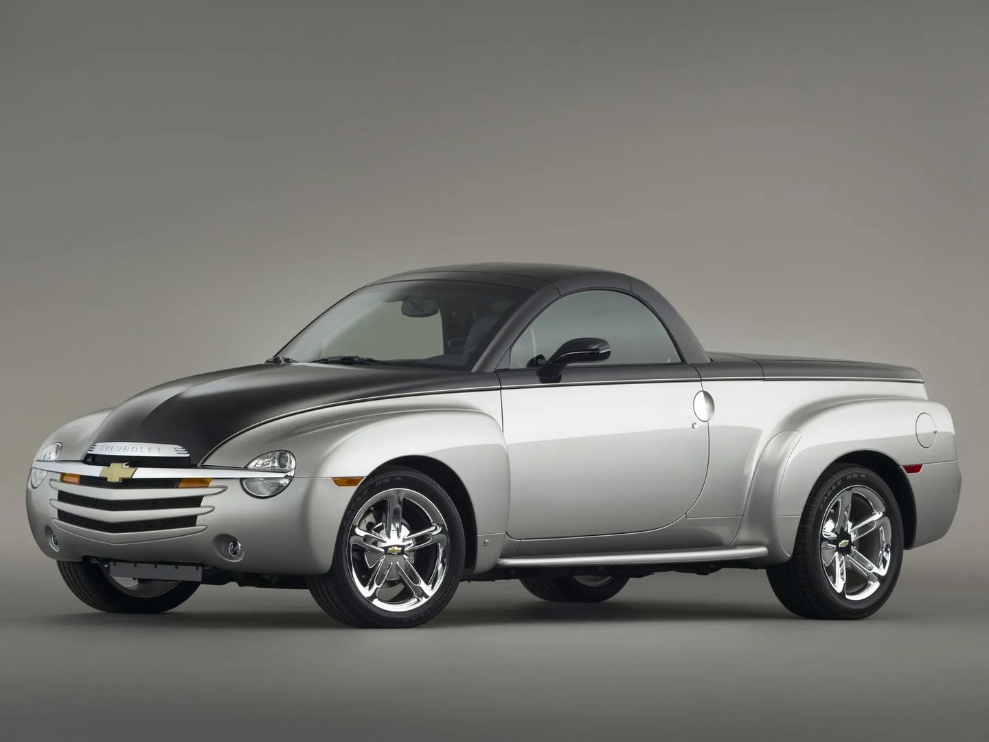 Chevrolet_SSR_1_generation__Pickup_single-cab__12.jpg