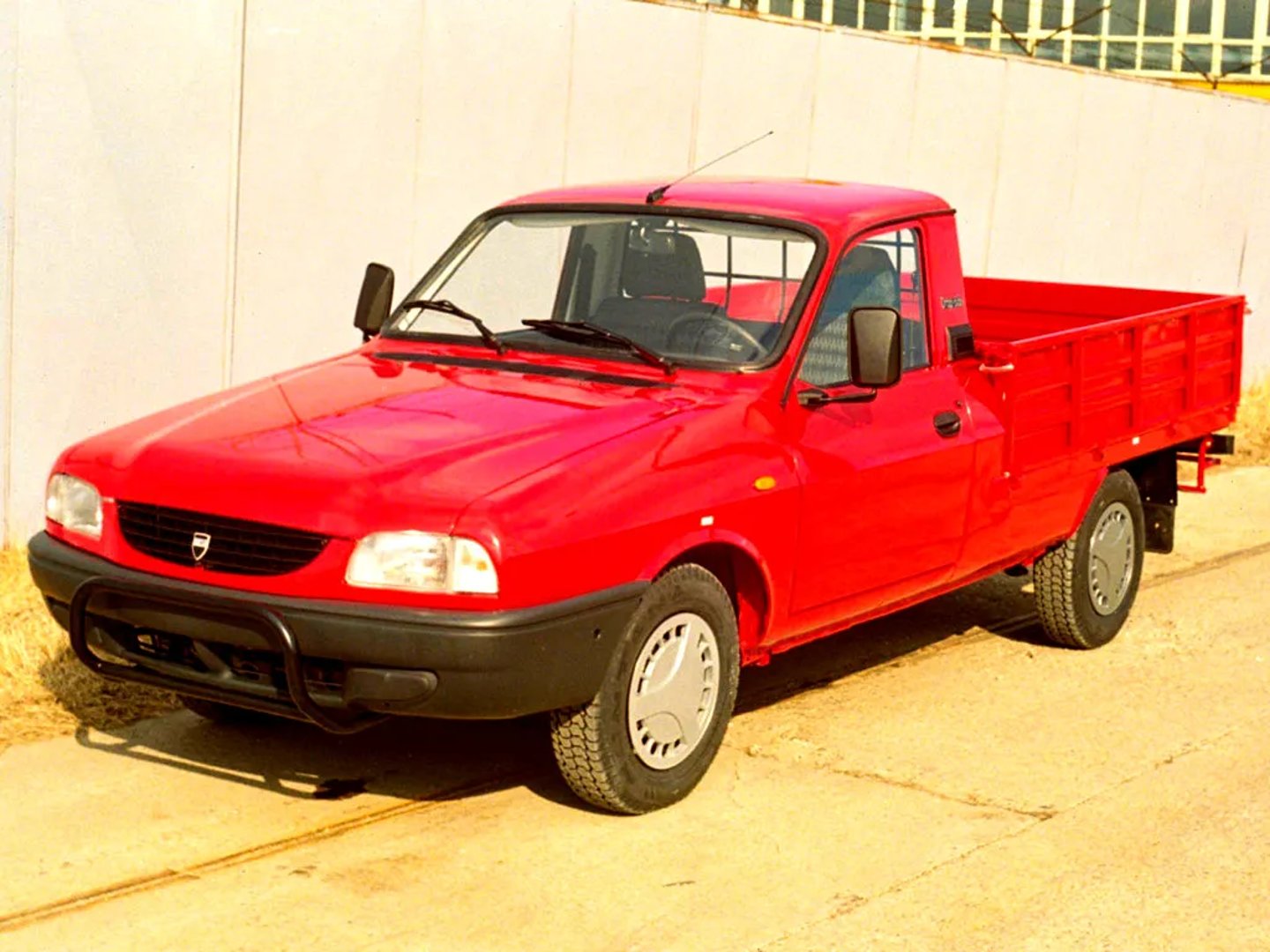 Dacia_Pick-Up_1_generation__Pickup_single-cab__3.jpg