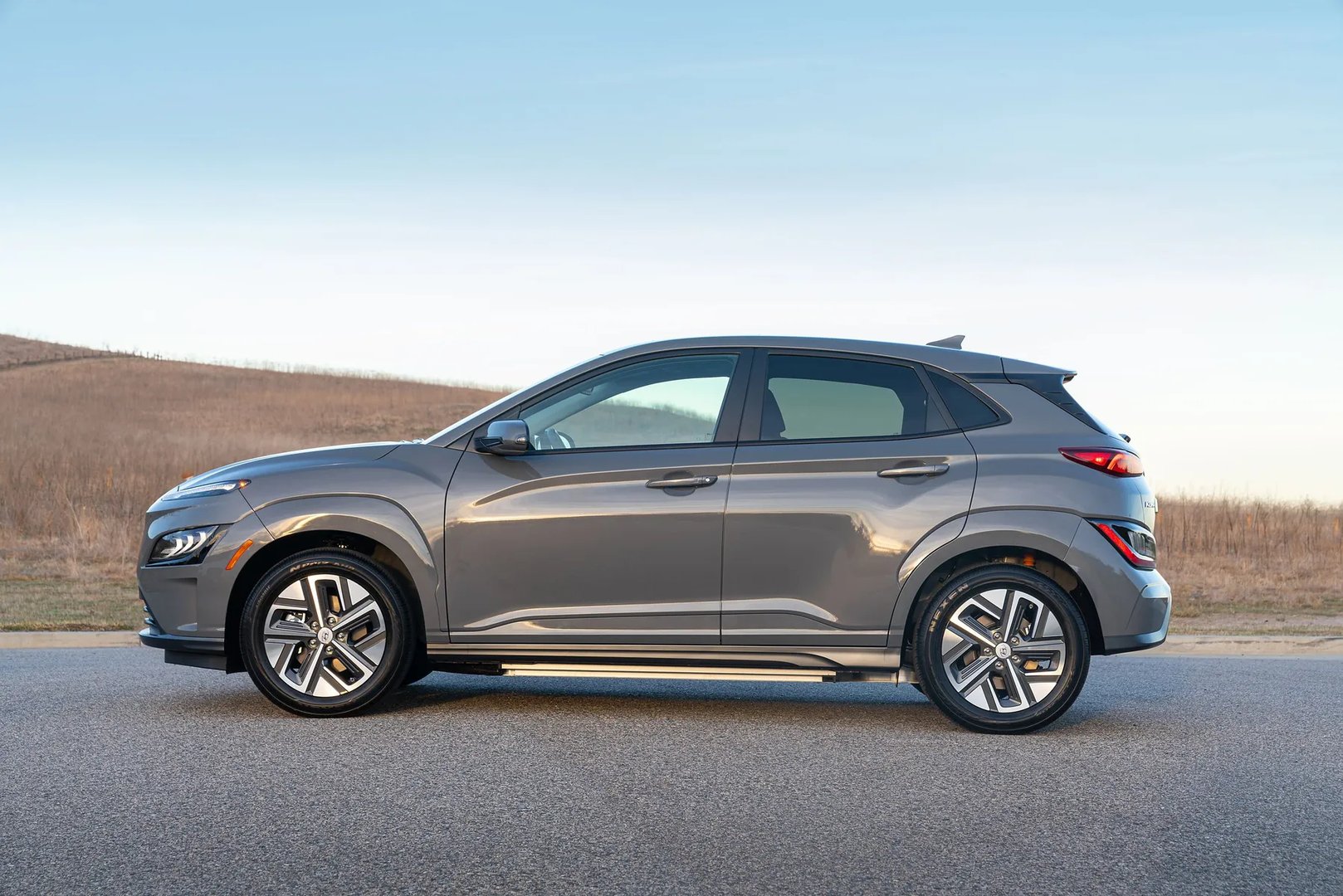 Hyundai_Kona_EV_1_generation_restyling_1__SUV_5-doors__3.jpg