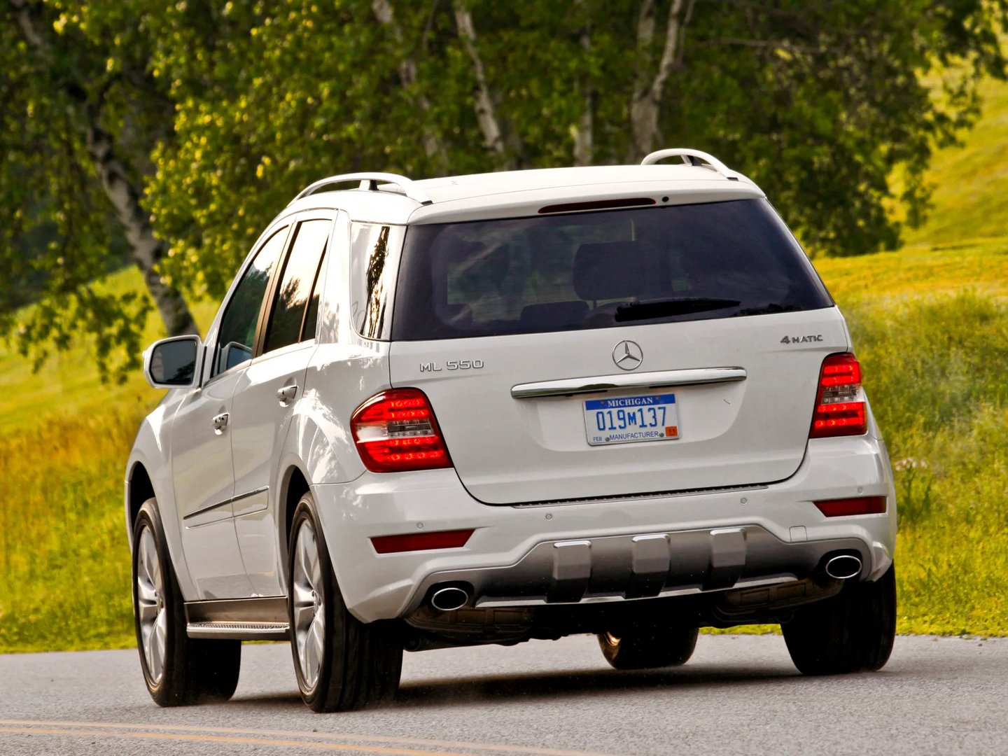 Mercedes_M-Class_2_generation_restyling__SUV_5-doors__2.jpg