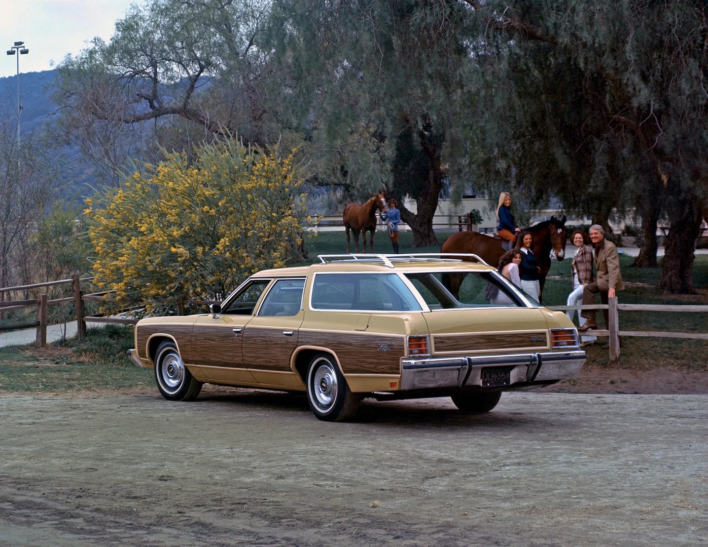 Chevrolet_Caprice_2_generation__Estate_5-door__3.jpg