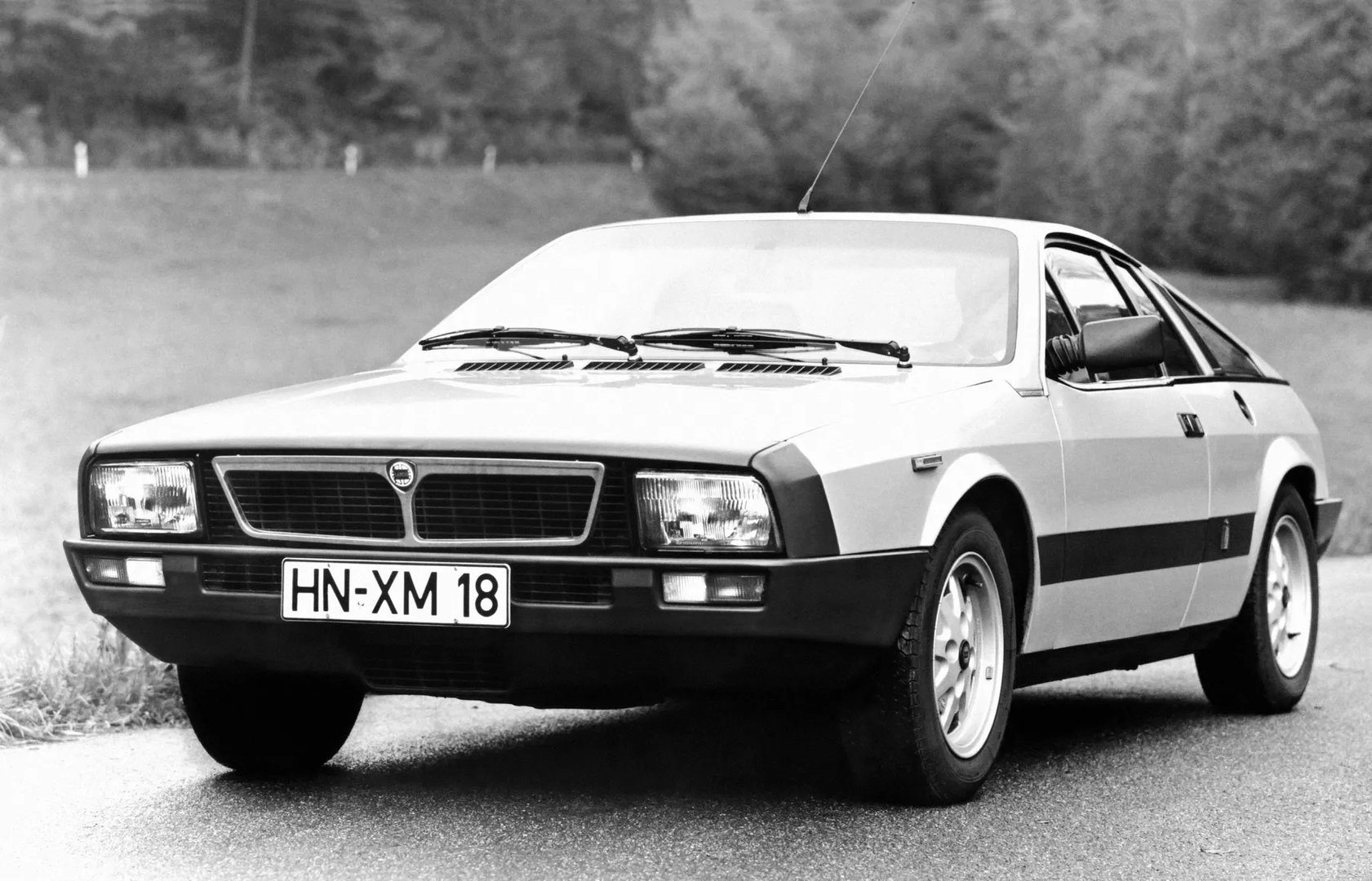 Lancia_Montecarlo_1_generation__Coupe__1.jpg
