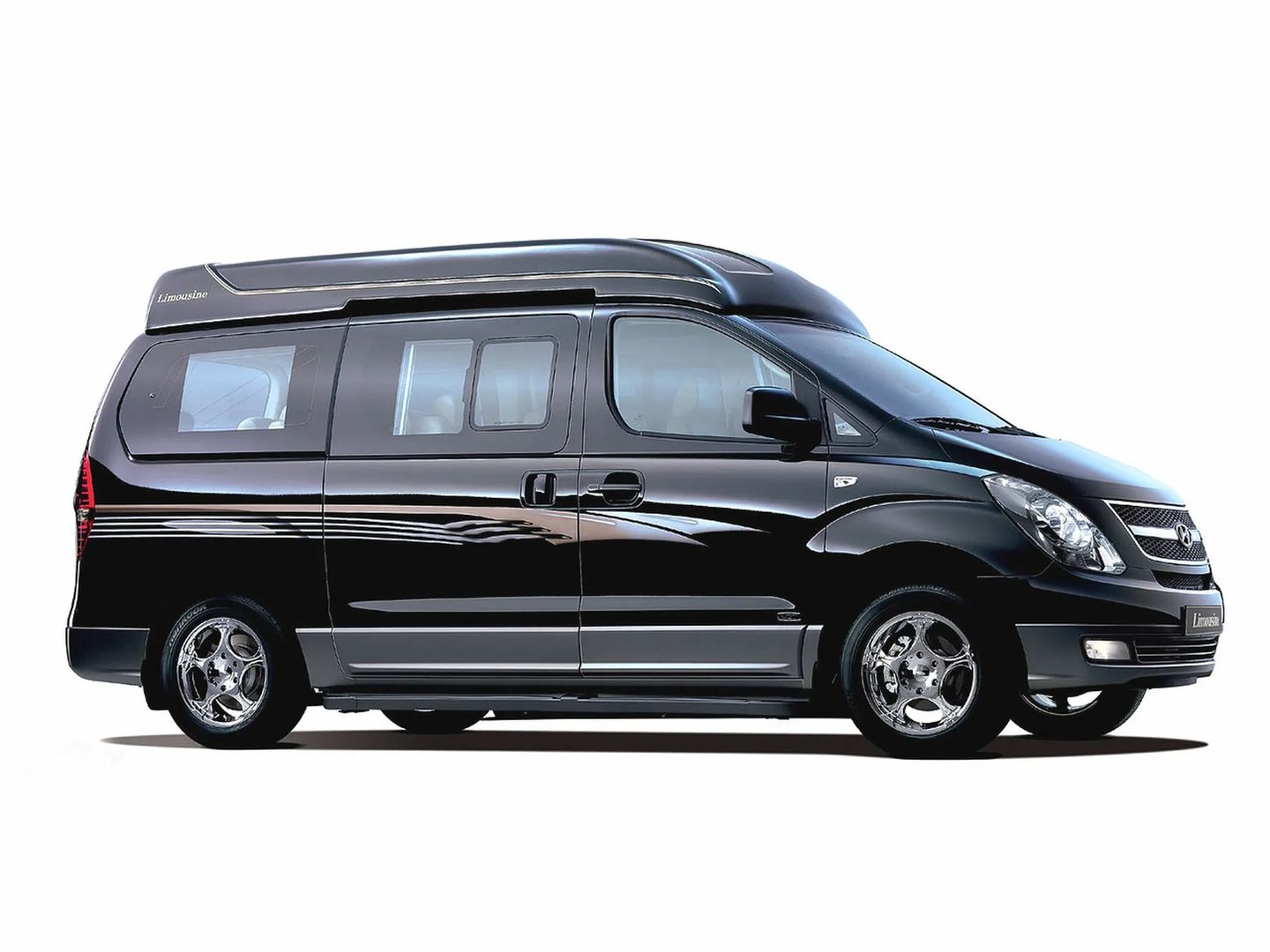 Hyundai_Grand_Starex_1_generation__Minivan__5.jpg