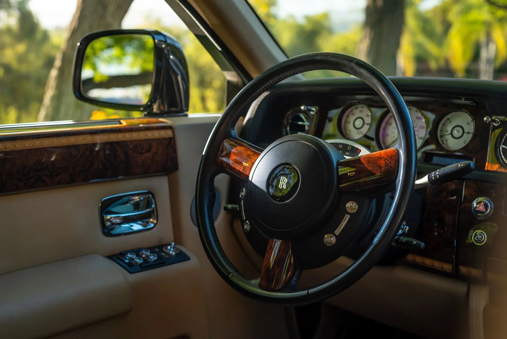 Rolls-Royce_Phantom_7_generation_restyling__Sedan__13.jpg