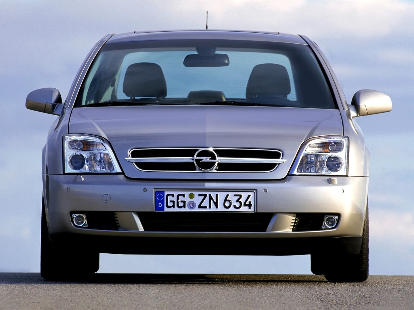 Opel_Vectra_3_generation__Sedan__6.jpg