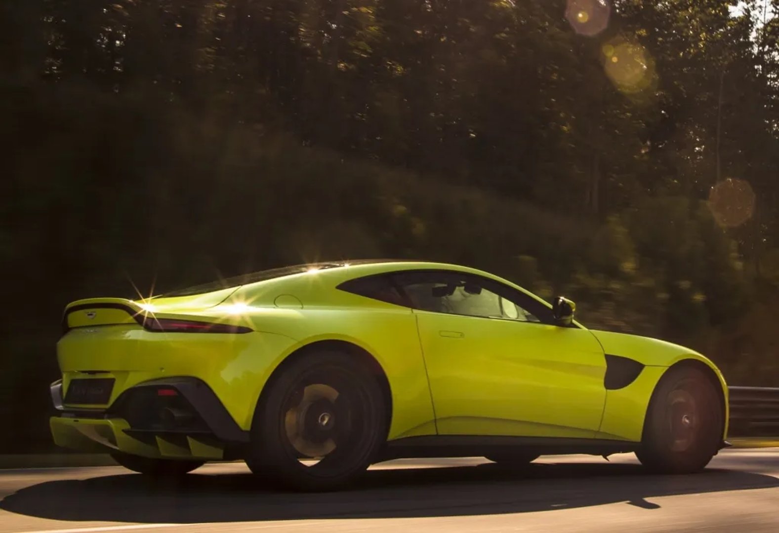 Aston Martin_Vantage_4_generation__Coupe__2.jpg
