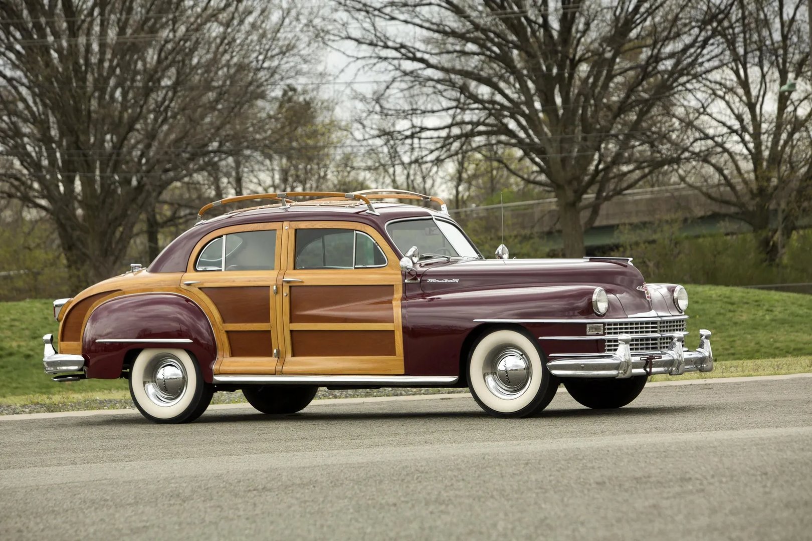 Chrysler_Windsor_2_generation__Sedan__9.jpg