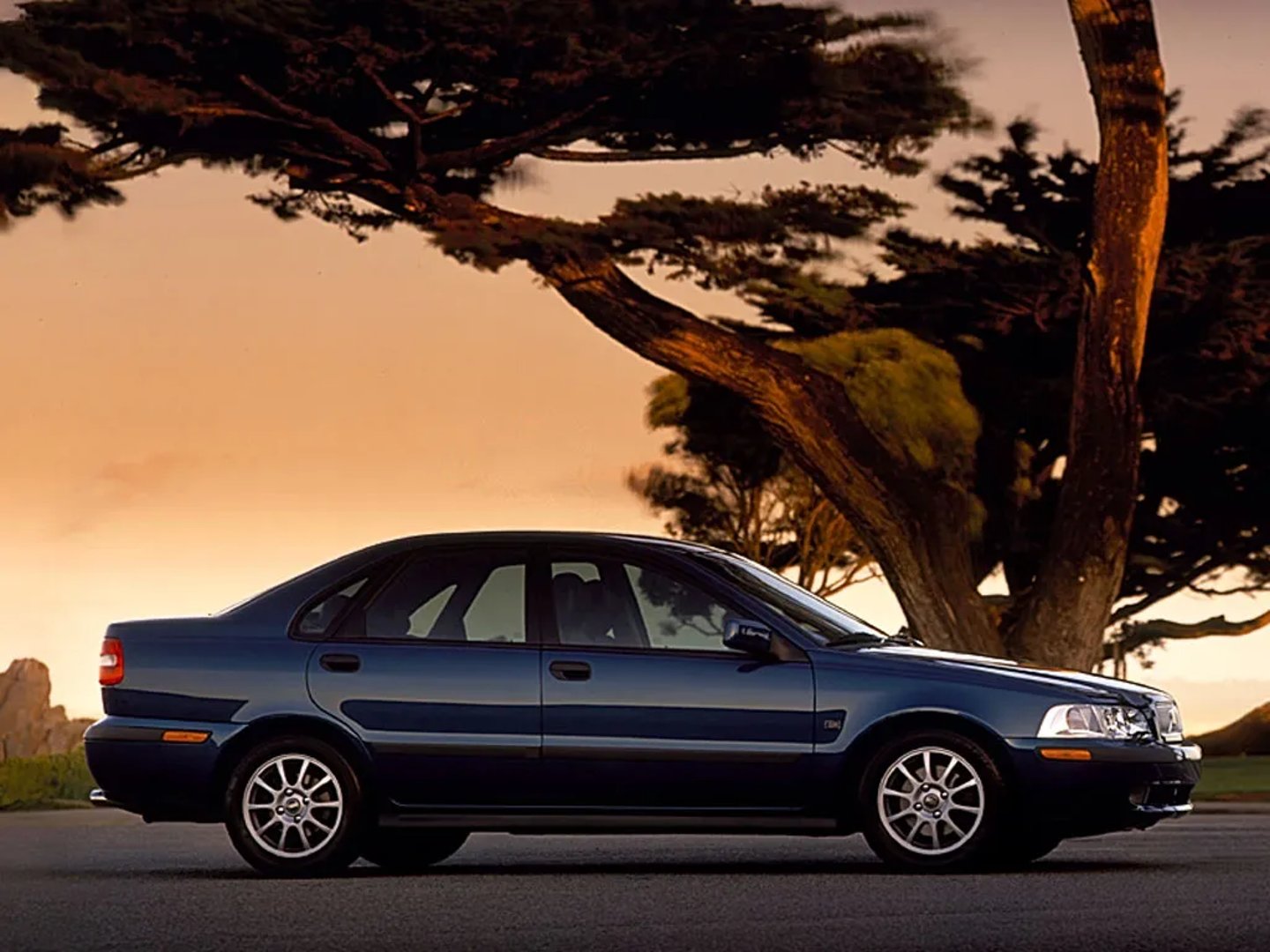 Volvo_S40_1_generation_restyling__Sedan__9.jpg