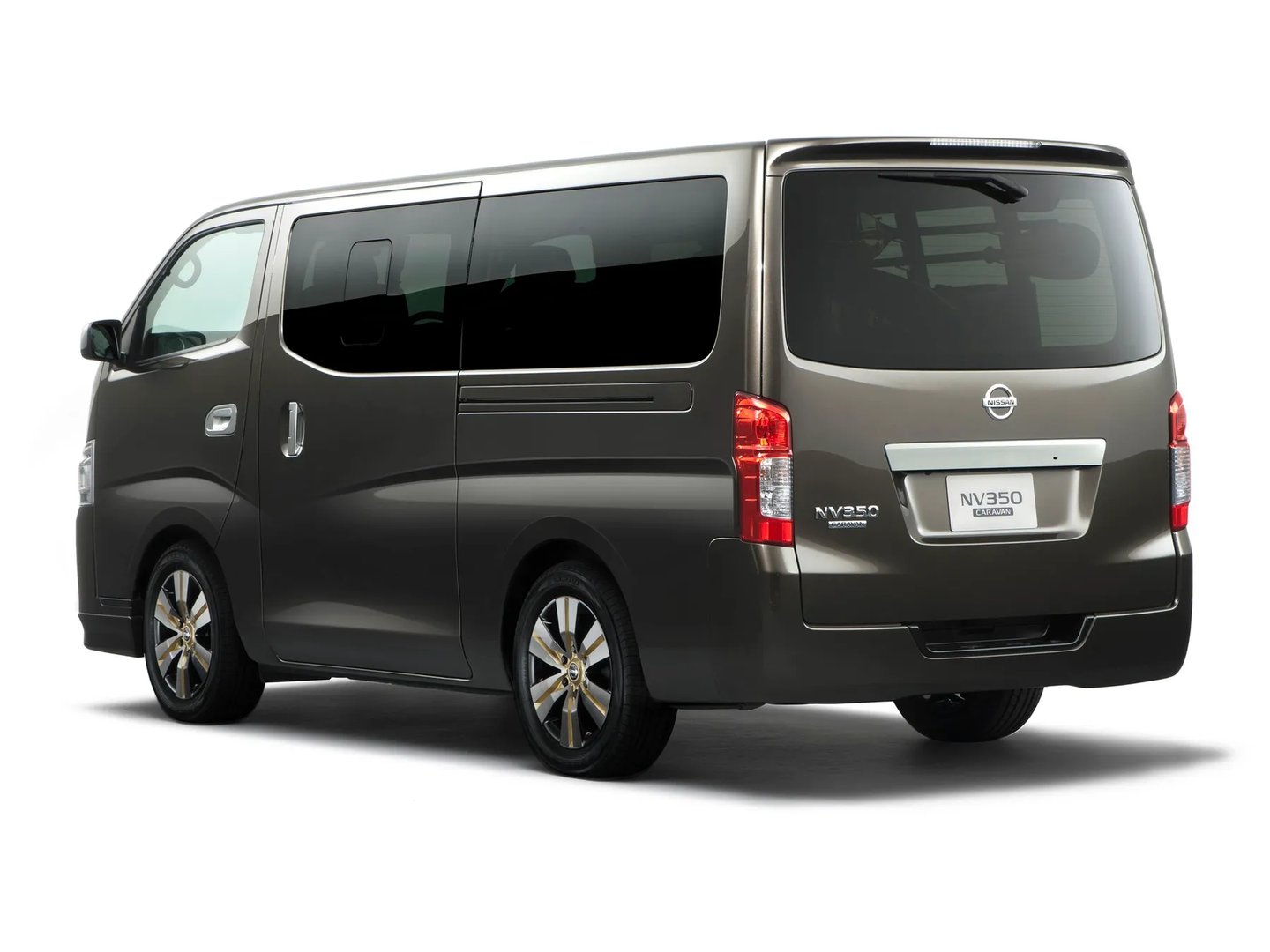 Nissan_NV350_Caravan_1_generation__Minivan__8.jpg