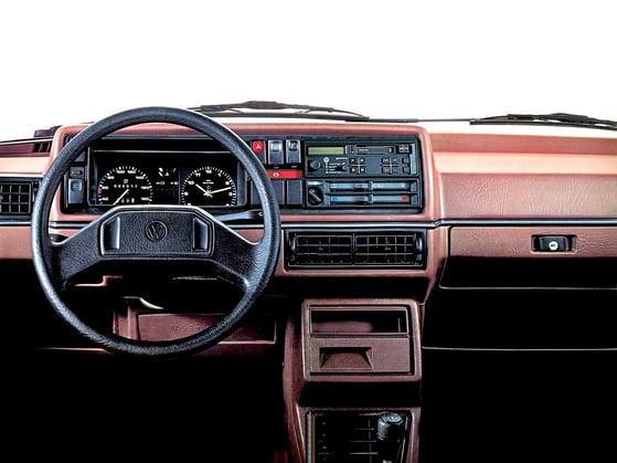Volkswagen_Golf_2_generation__Hatchback_3-door__13.jpg