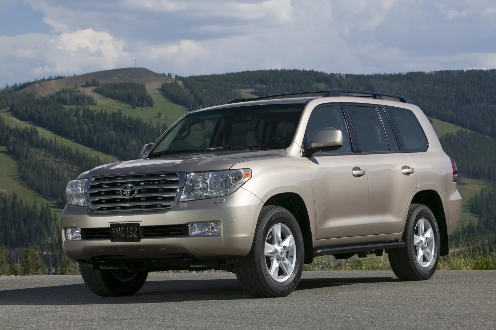 Toyota_LC_11_generation__SUV_5-doors__6.jpg