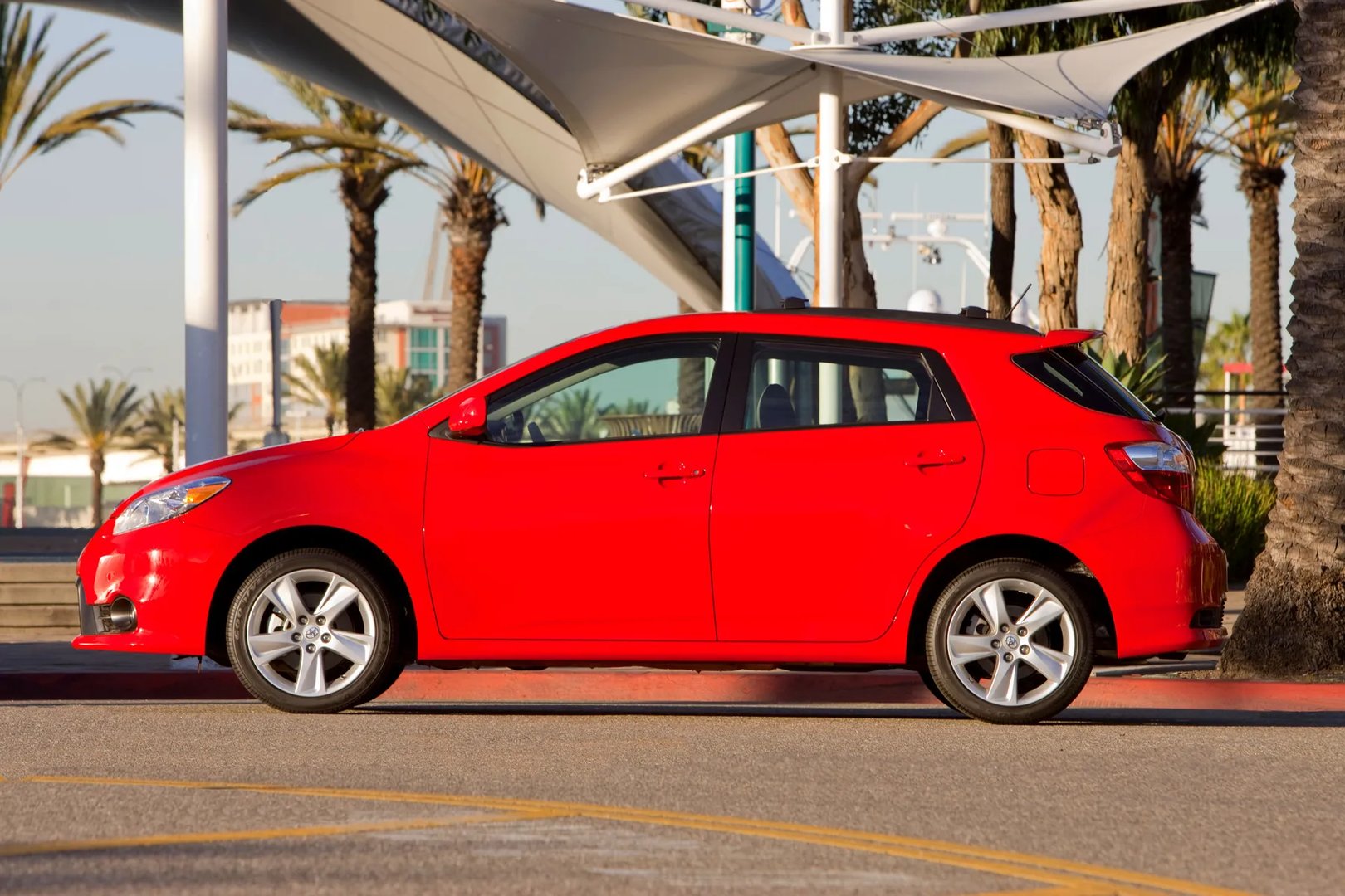 Toyota_Matrix_2_generation__Hatchback_5-door__4.jpg