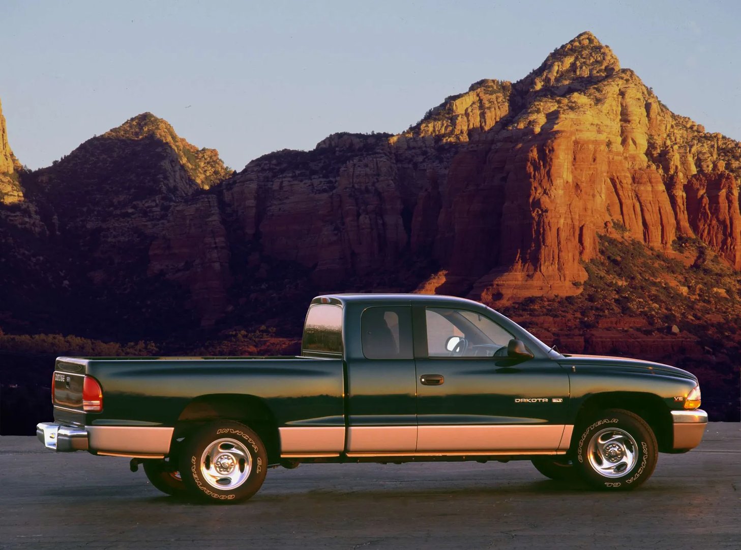 Dodge_Dakota_2_generation__Pickup_1.5-cab__3.jpg