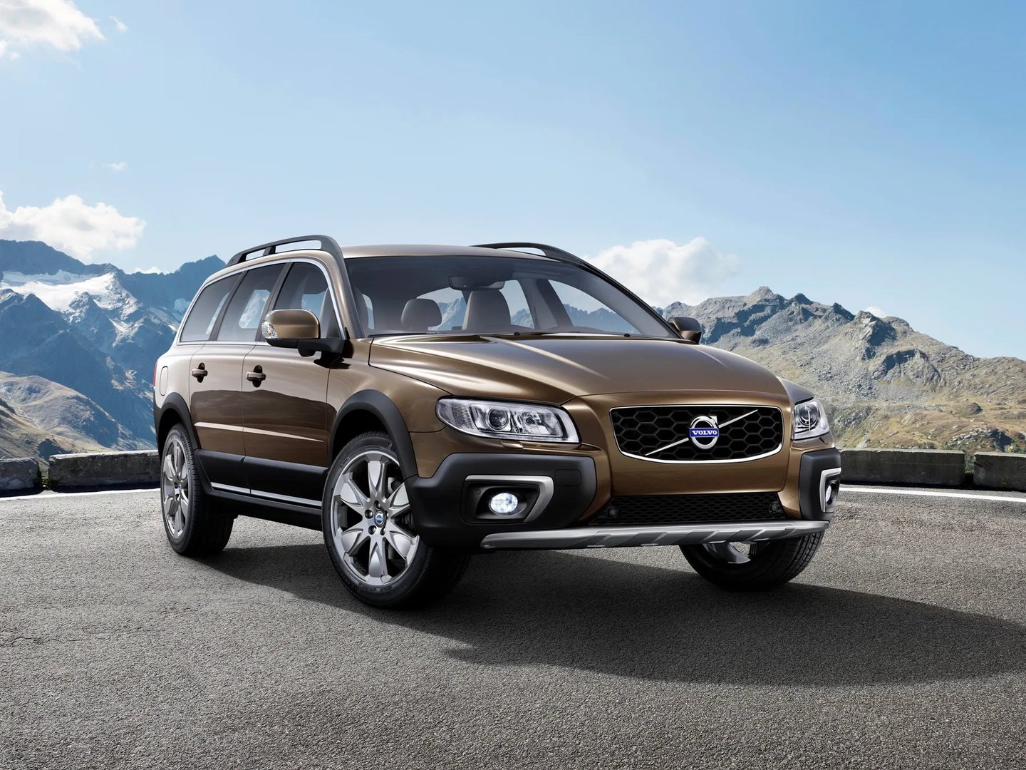 Volvo_XC70_2_generation_restyling__Estate_5-door__11.jpg