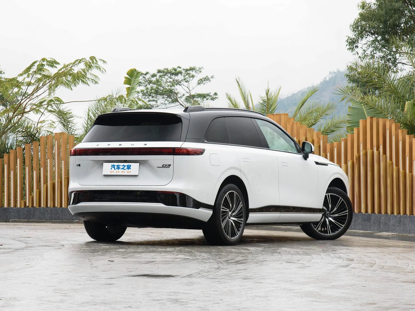 xpeng_G9_1_generation_restyling__SUV_5-doors__10.jpg