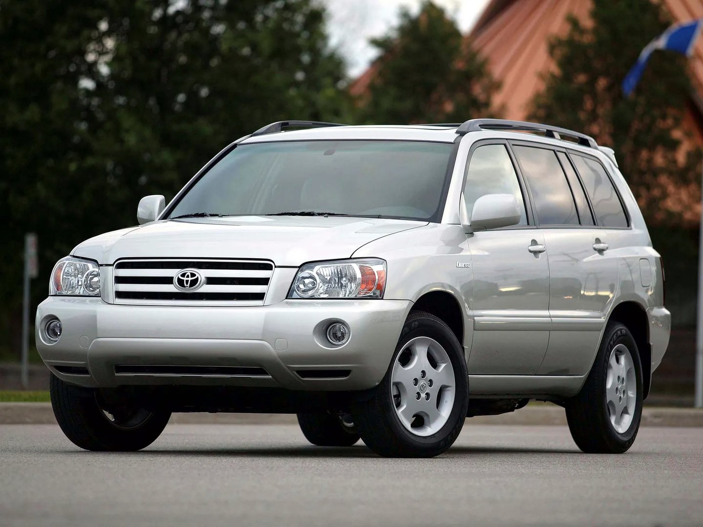 Toyota_Highlander_1_generation_restyling__SUV_5-doors__8.jpg