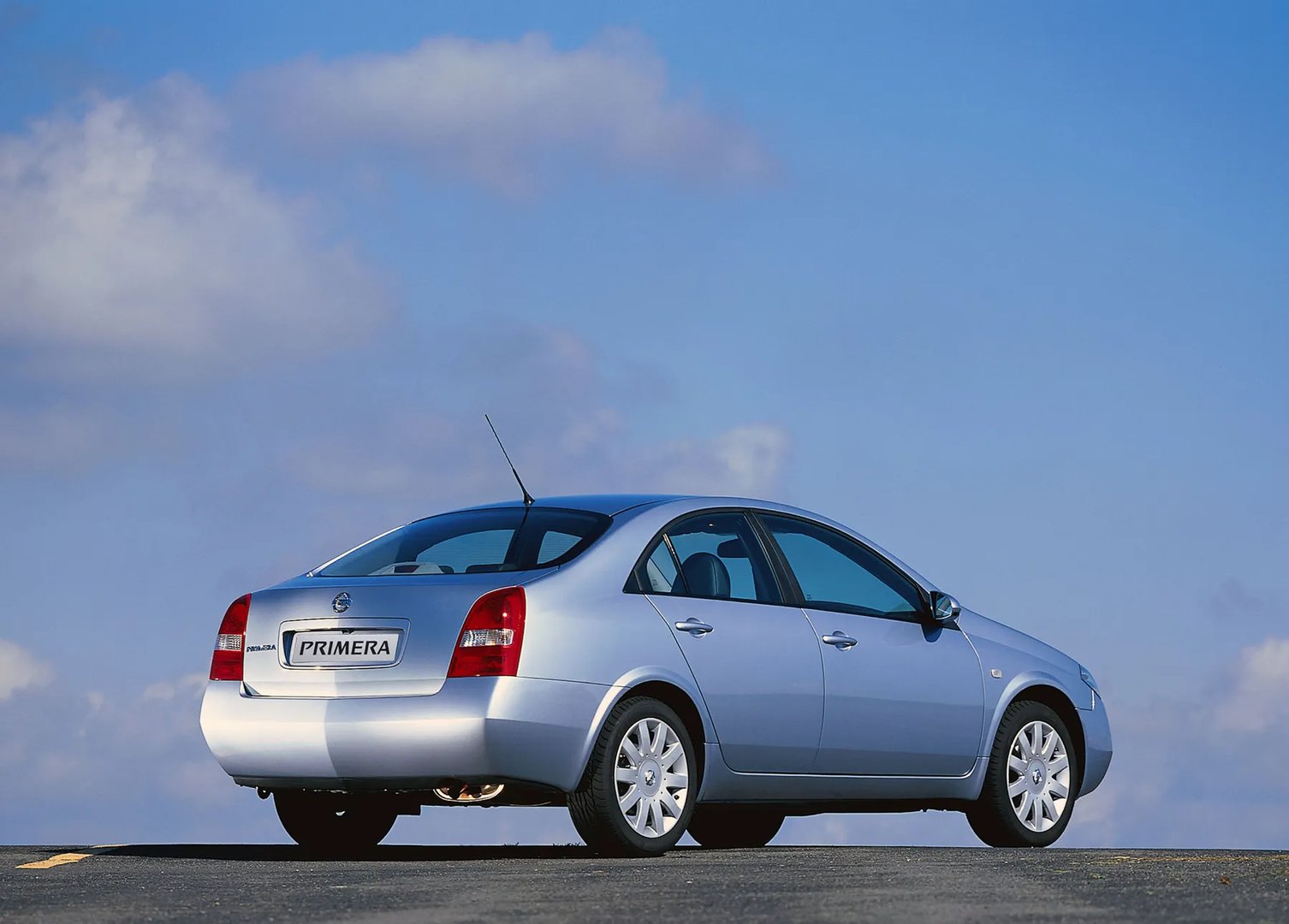 Nissan_Primera_3_generation__Sedan__3.jpg