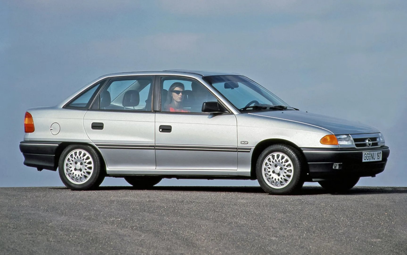 Opel_Astra_1_generation__Sedan__5.jpg