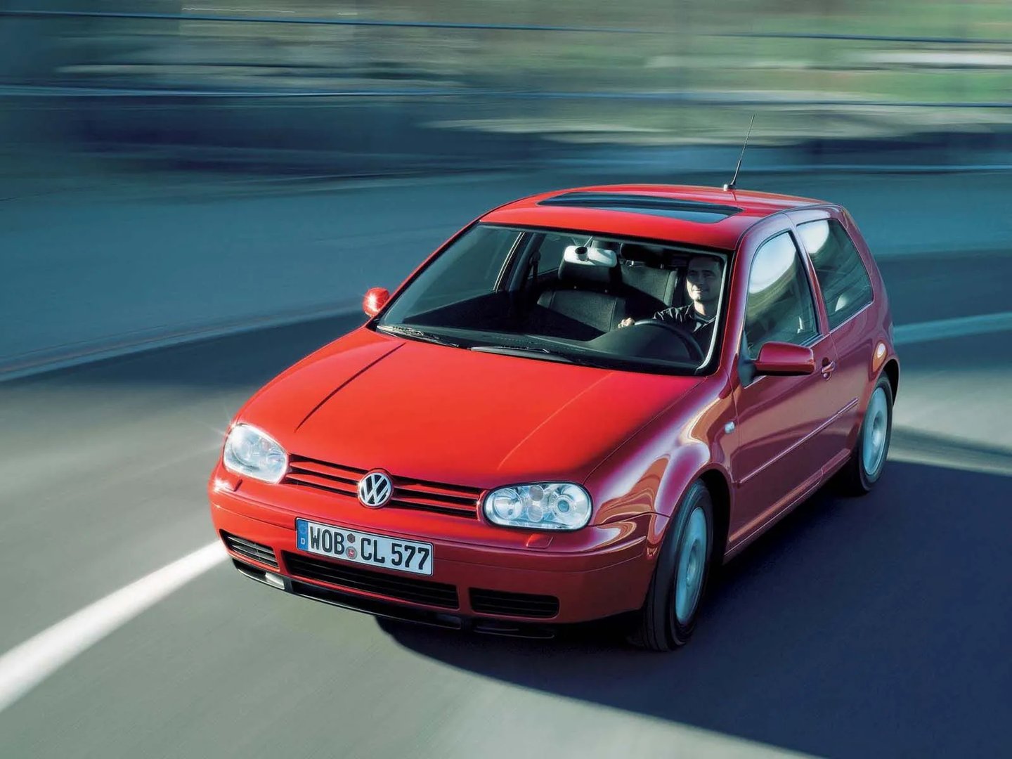 Volkswagen_Golf_4_generation__Hatchback_3-door__7.jpg