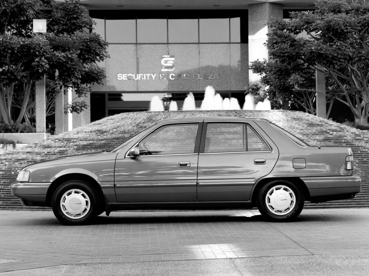 Hyundai_Sonata_2_generation__Sedan__7.jpg