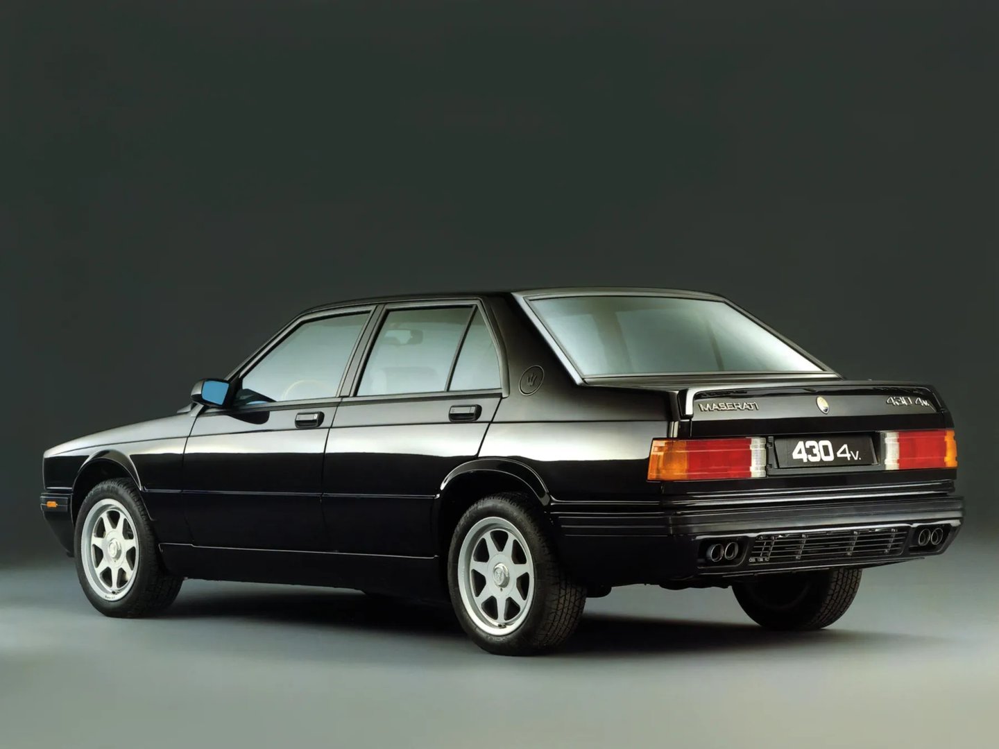 Maserati_Biturbo_1_generation__Sedan__4.jpg