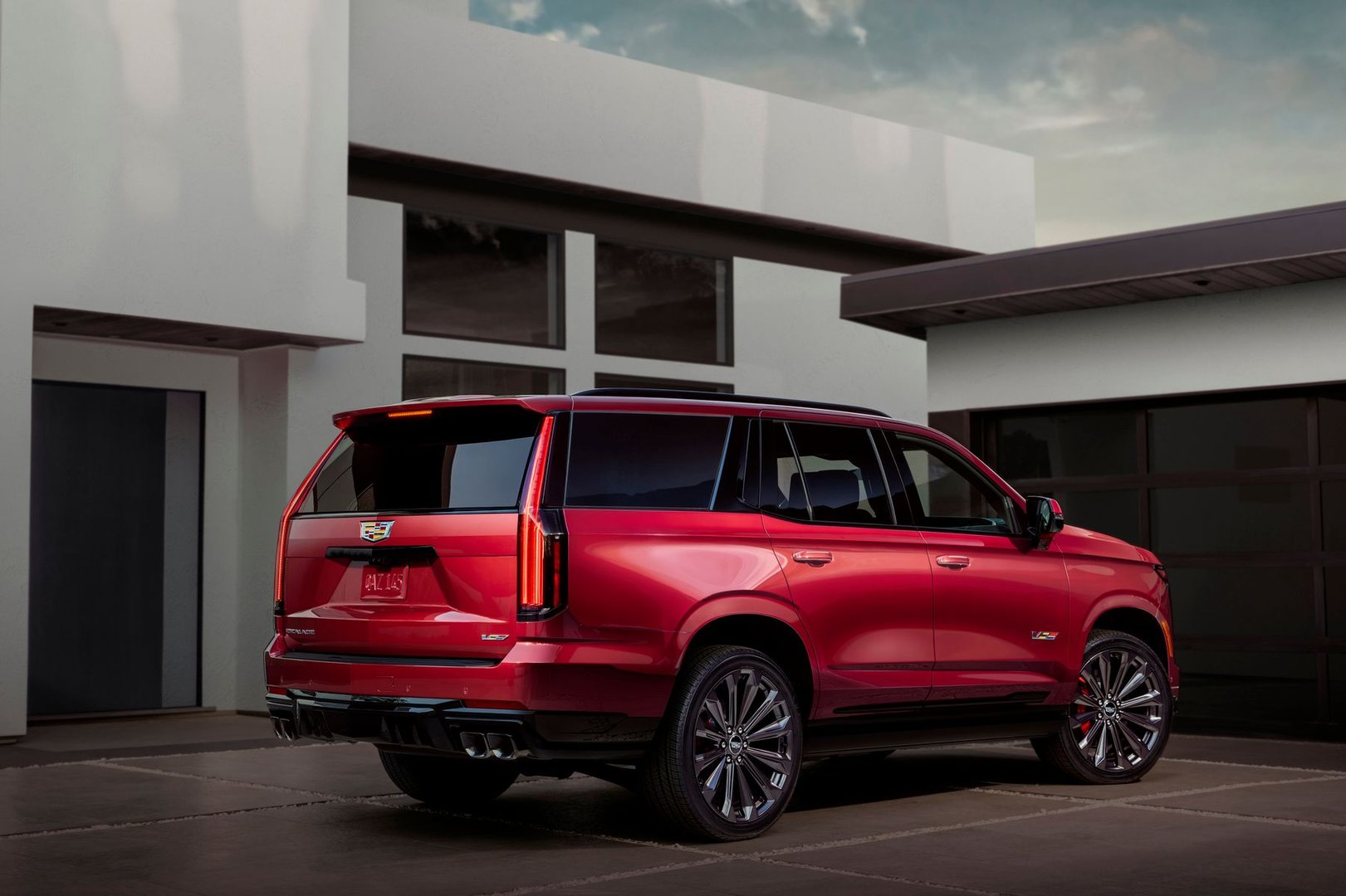 cadillac_Escalade_5_generation_restyling_1__SUV_5-doors__22.jpg