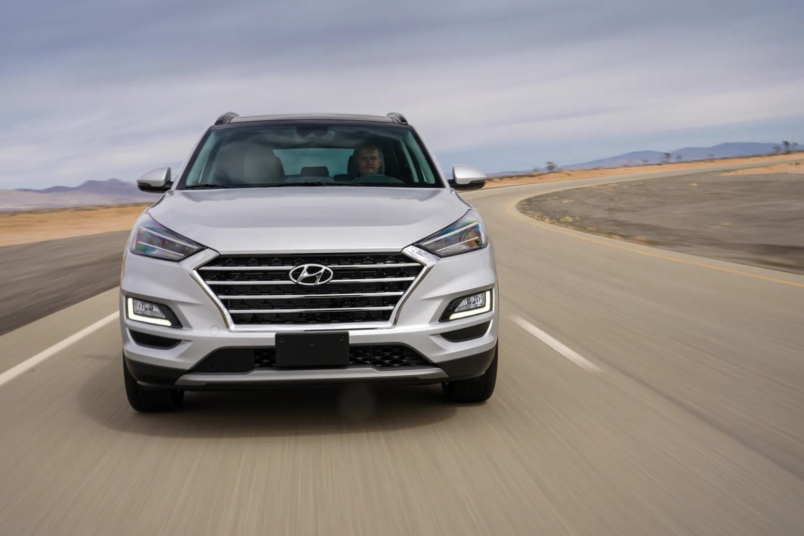 Hyundai_Tucson_3_generation_restyling__SUV_5-doors__7.jpg