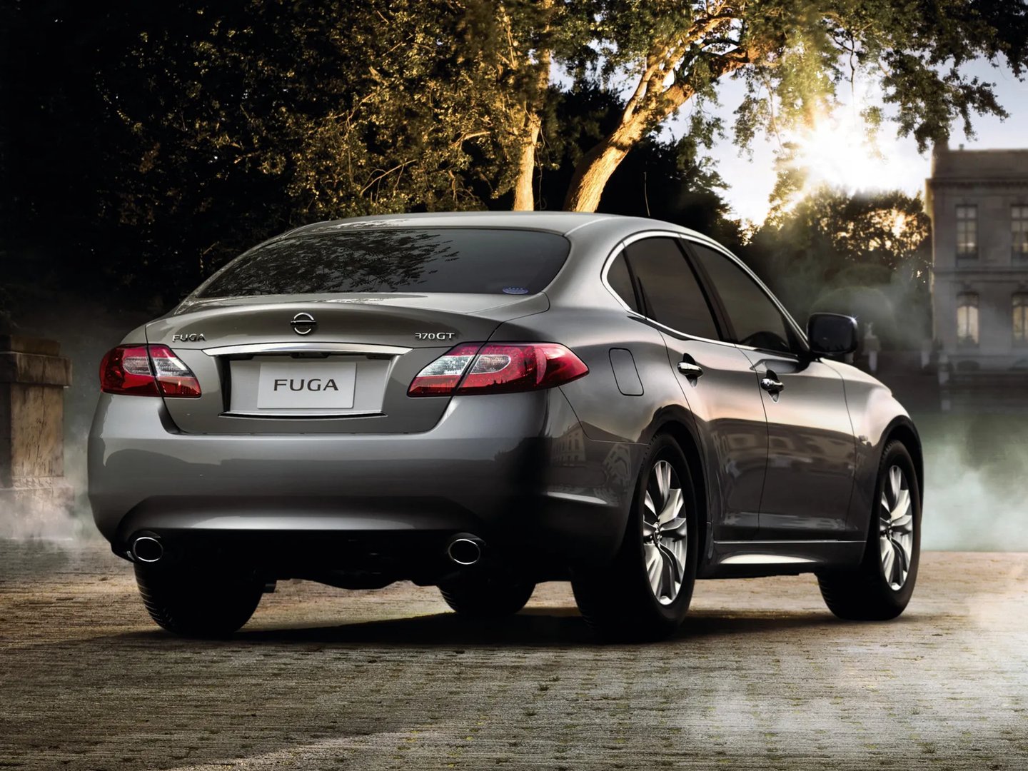 Nissan_Fuga_2_generation__Sedan__1.jpg