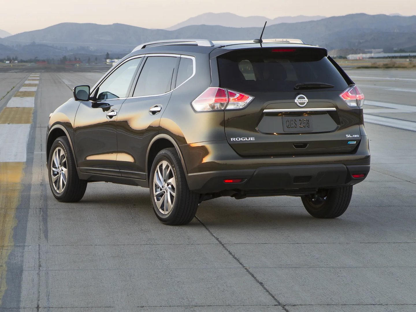 Nissan_Rogue_2_generation__SUV_5-doors__4.jpg