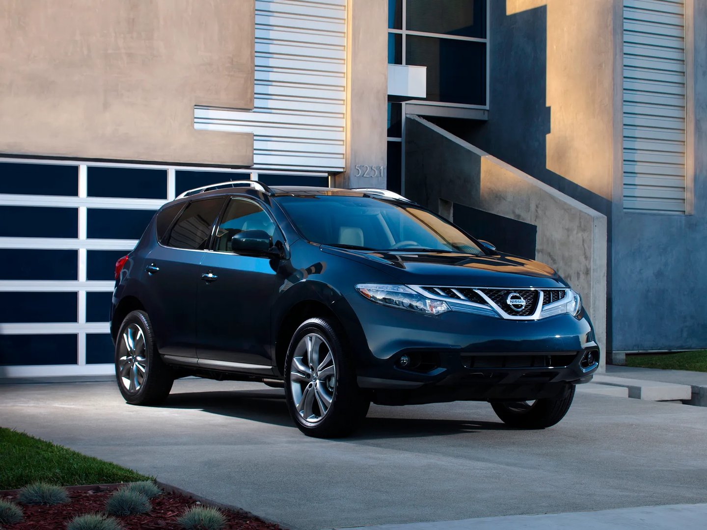 Nissan_Murano_2_generation_restyling_2__SUV_5-doors__1.jpg