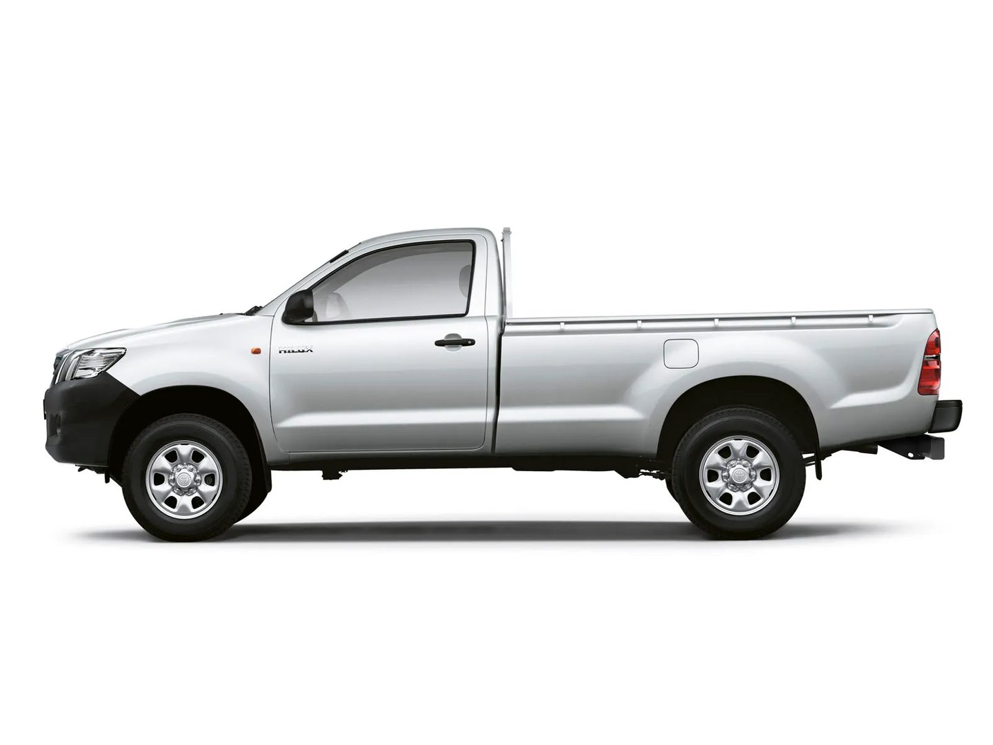Toyota_Hilux_7_generation_restyling__Pickup_single-cab__2.jpg