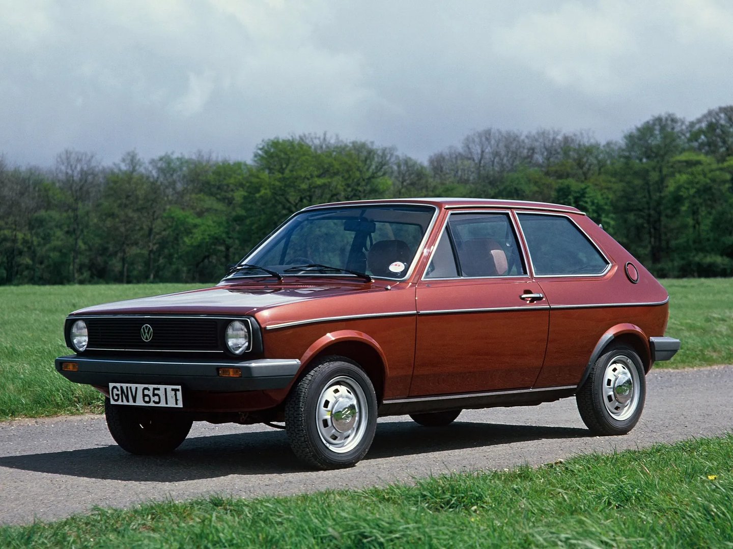 Volkswagen_Polo_1_generation__Mini_3-doors__3.jpg