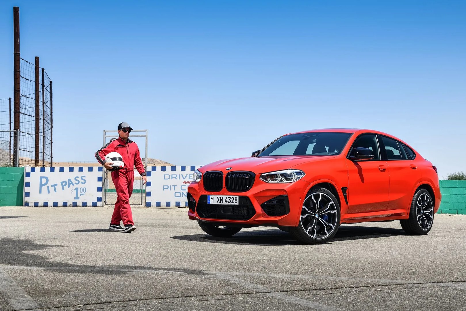 BMW_X4_M_1_generation__SUV_5-doors__8.jpg